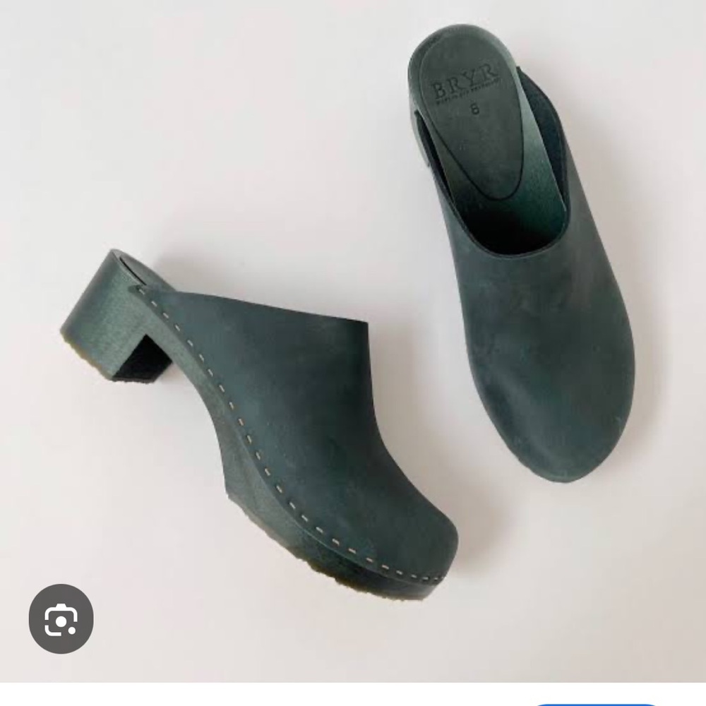 Bryr Gabe Clogs in Spruce NIB